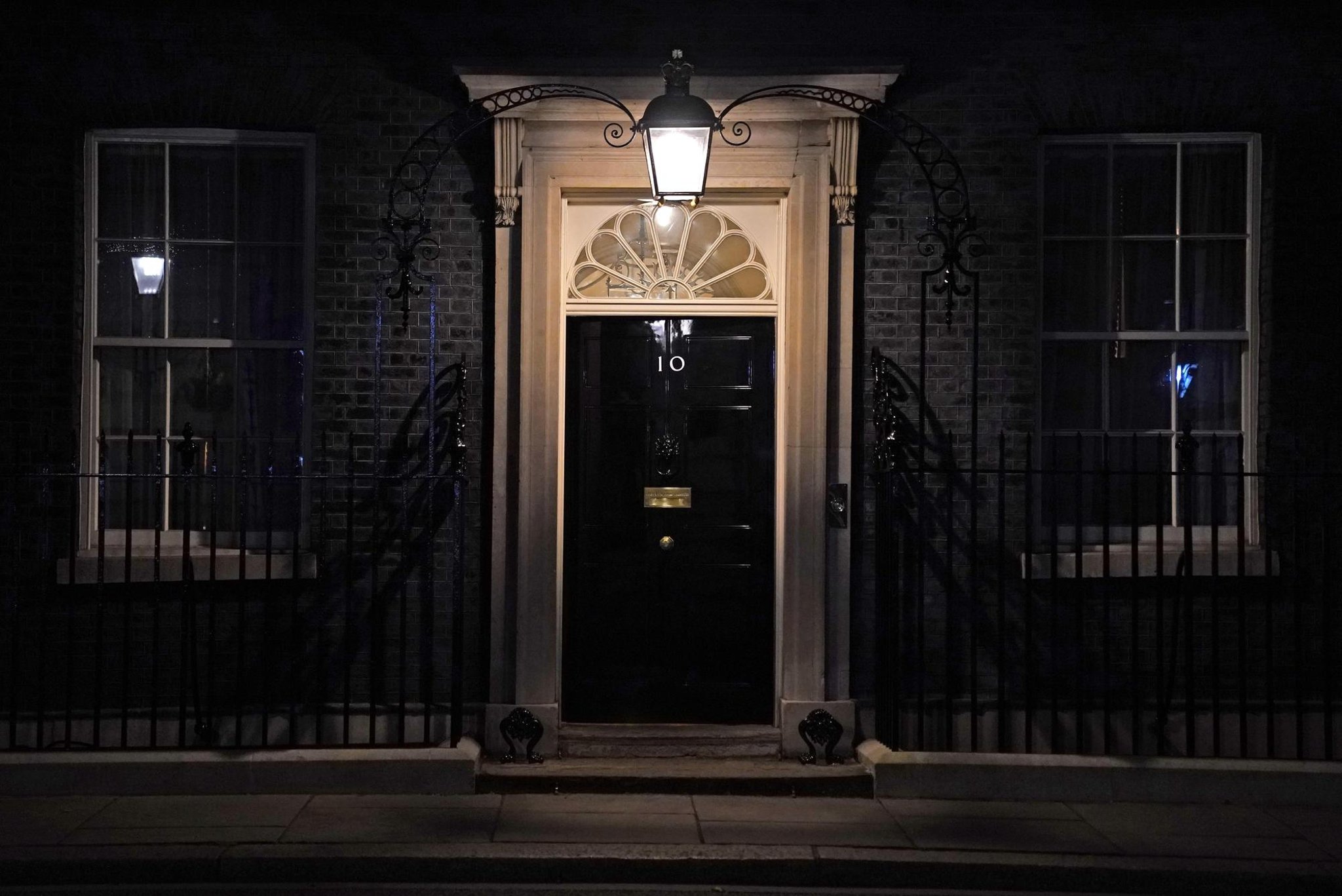 Downing Street partygate: Met Police expected to issue first tranche of fines ‘imminently’