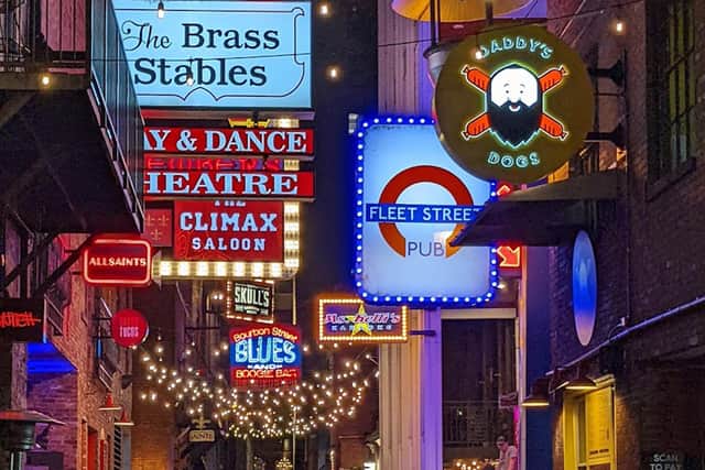 Printers Alley Nashville is home to some eclectic and swinging bars.
