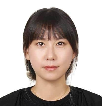 Jee Hazleton is a private tutor in South Korea.