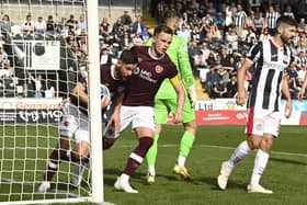 Hearts scored in stoppage time to get a 2-2 draw at St Mirren - a result which helps neither team.  (Photo by Rob Casey / SNS Group)