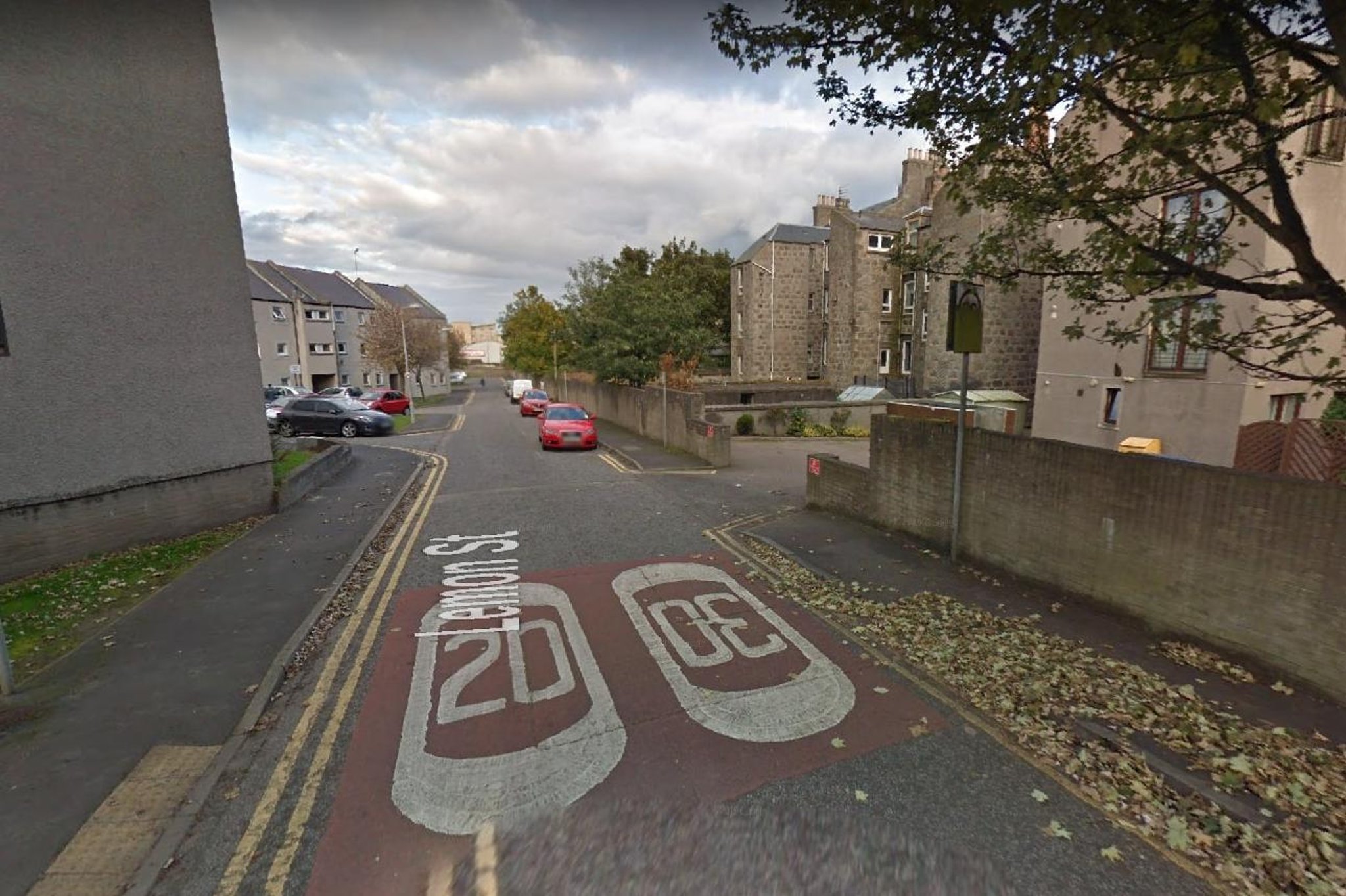 Aberdeen incident: Armed police cordon off Aberdeen street to deal with disturbance