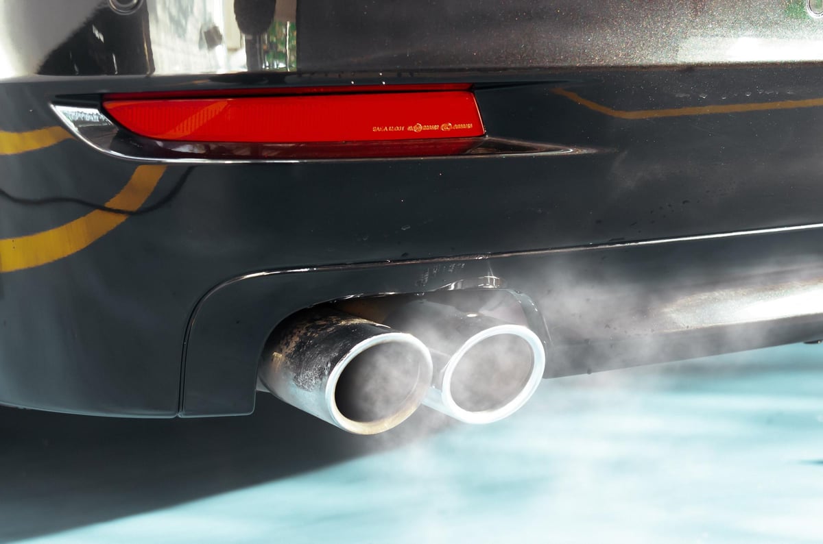 Vast majority want cars banned from idling outside school gates in Scotland, poll shows