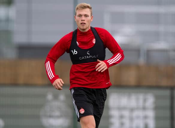 Aberdeen's Sam Cosgrove rejected a move to the French second tier.