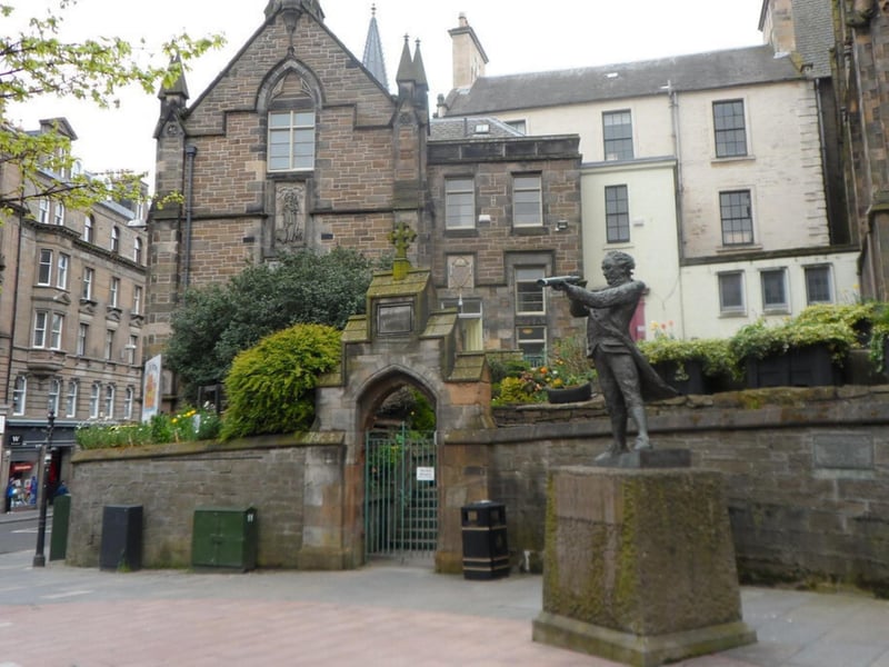 Dundee City ranks number one in the list with 1,270 crimes per 10,000 people. Researchers said that “as the most dangerous area in Scotland, Dundee’s crime statistics need a major overhaul, with the city ranking first in violent crime, theft, and sexual assault.”