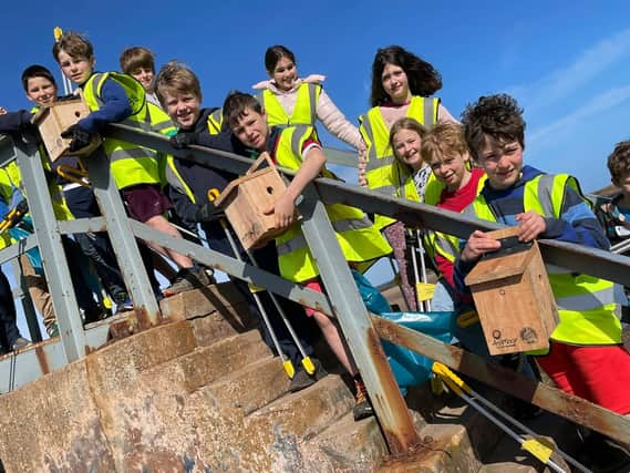 Children in East Lothian are the latest to take delivery of new bird boxes that are going up in primary school playgrounds across Scotland as part of a project by teacher and conservationist Tom Rawson, founder of environmental firm GreenTweed Eco