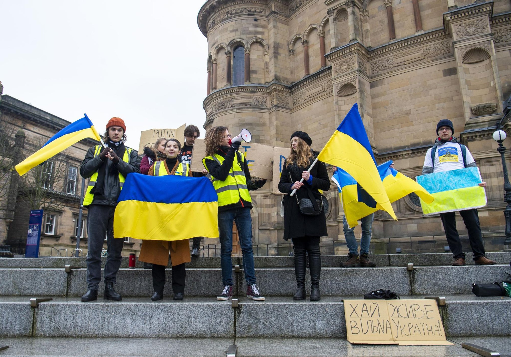Scots university urged to drop 'untenable' £1m+ stake in sanctioned Russian bank