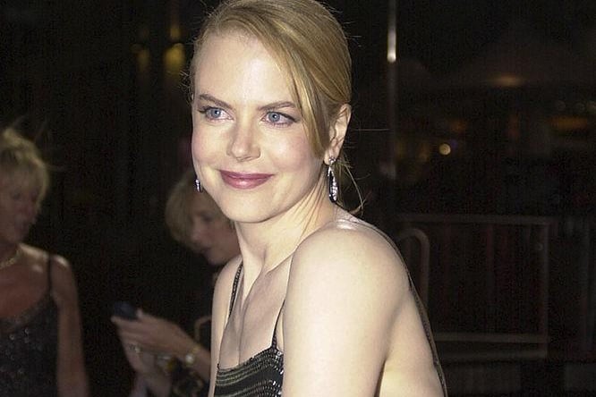 Nicole Kidman stars as a woman who lives in her darkened old family house with her two photosensitive children becomes convinced that the home is haunted - and she may just be right.