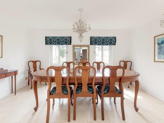 Dining room.