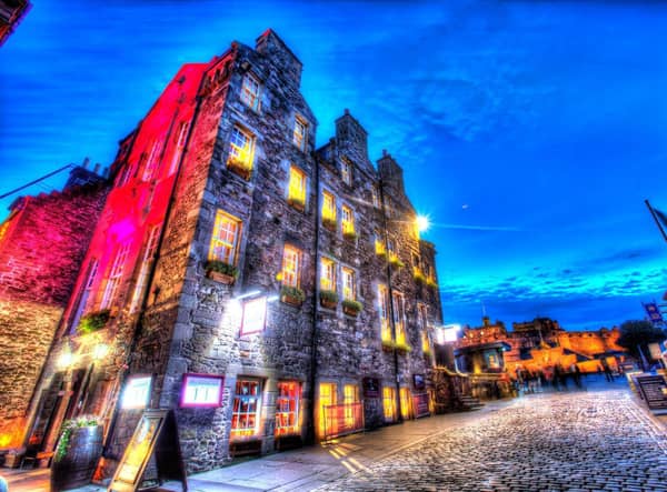 As its name suggests, Cannonball is withinin firing distance of Edinburgh Castle. It sits at the top of the Royal Mile in Castlehill and is run by the Contini family business.