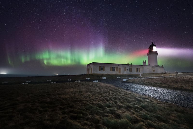 Caithness and the north coast of Sutherland offers a large area of unspoilt scenery in the far north of mainland Scotland. With little light pollution, there are plenty of places to go aurora hunting in this area, including the picturesque lighthouse at Noss Head.