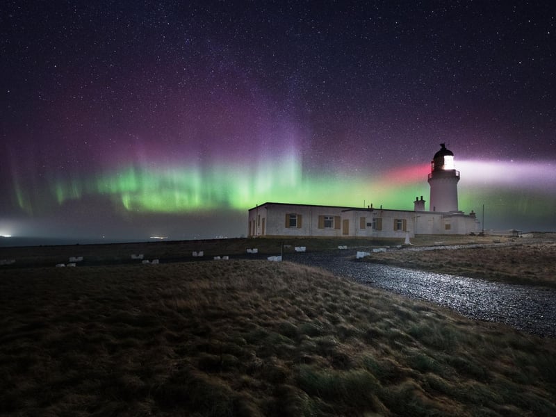 Caithness and the north coast of Sutherland offers a large area of unspoilt scenery in the far north of mainland Scotland. With little light pollution, there are plenty of places to go aurora hunting in this area, including the picturesque lighthouse at Noss Head.