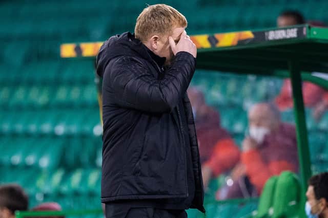 Neil Lennon struggles to look at the horror show served up by his Celtic team in their 4-1 defeat to Sparta Prague (Photo by Craig Williamson / SNS Group)