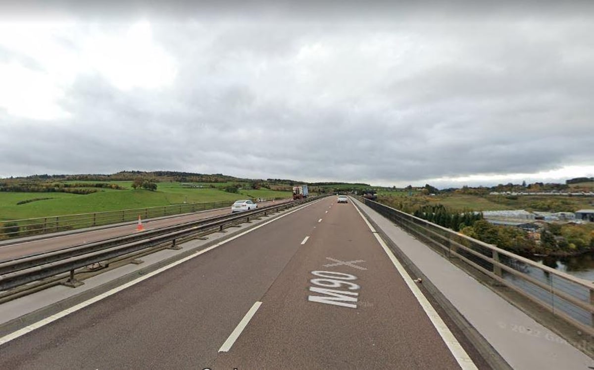 Major fire near motorway bridge leads to traffic chaos with Friarton Bridge closed