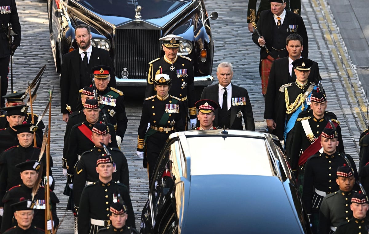 In 21st century Britain, it's not right to arrest people who protest against the monarchy – Laura Waddell