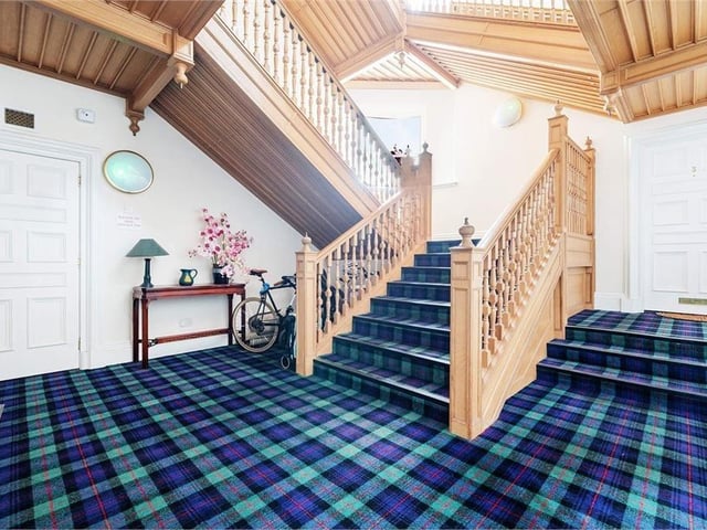 Entrance hall and staircase.