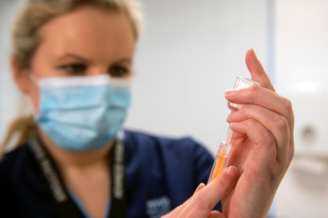 The Scottish Government wants to give out 400,000 jabs a week by the end of February (Getty Images)
