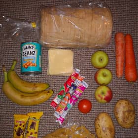 The image of a food parcel shared on Twitter by Roadside Mum.