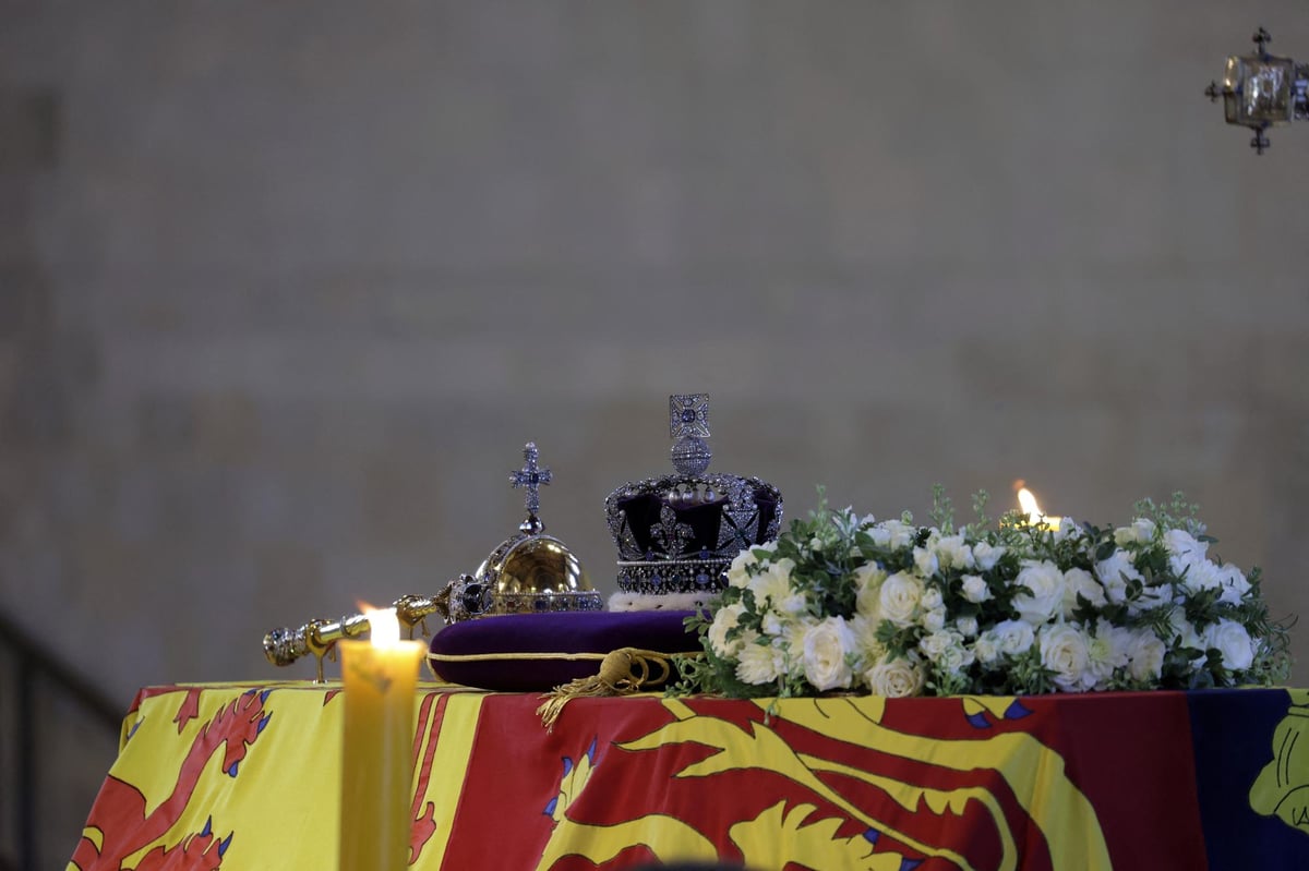 Queen Elizabeth II death: Man arrested after approaching Queen’s coffin in Westminster Hall