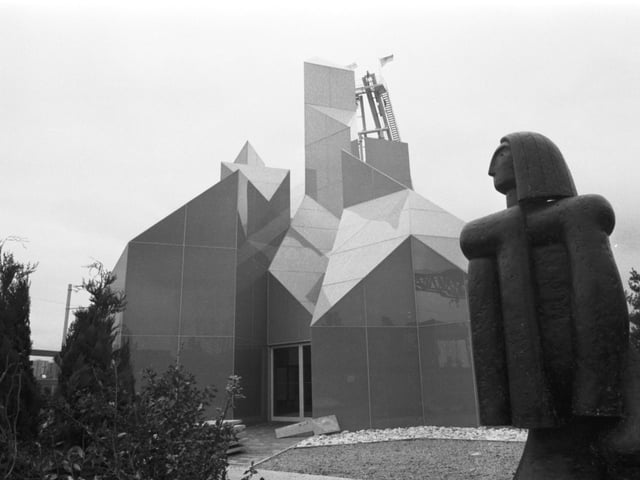 The Crystal Pavilion at Glasgow Garden Festival in April 1988.
