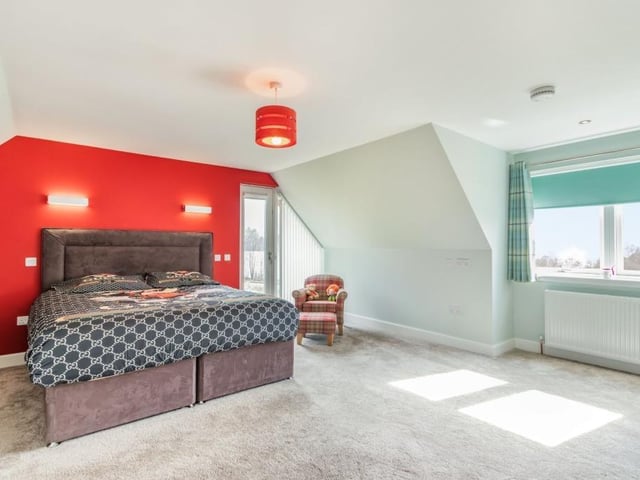 Principal bedroom.