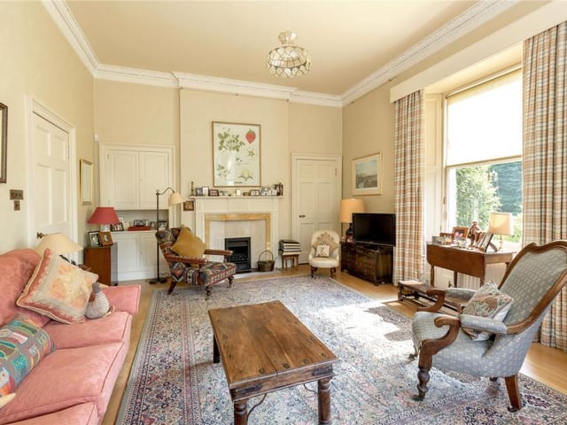 Sitting room.