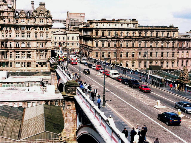 A view of North Bridge in 1999.