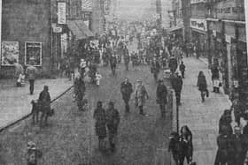 A packed, traffic free Kirkcaldy High Street for Christmas 1962 (Pic: Fife Free Press)
