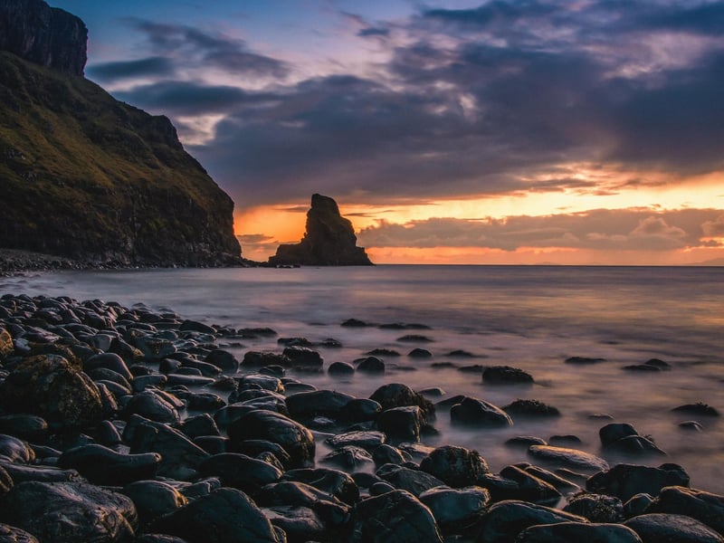 Talisker Bay is one of the most beautiful beaches in Skye. Surrounded by postcard-worthy cliffs, the beach is best enjoyed at low tide when the beautiful stretch of golden sand is exposed, creating the perfect stroll for you and your partner.