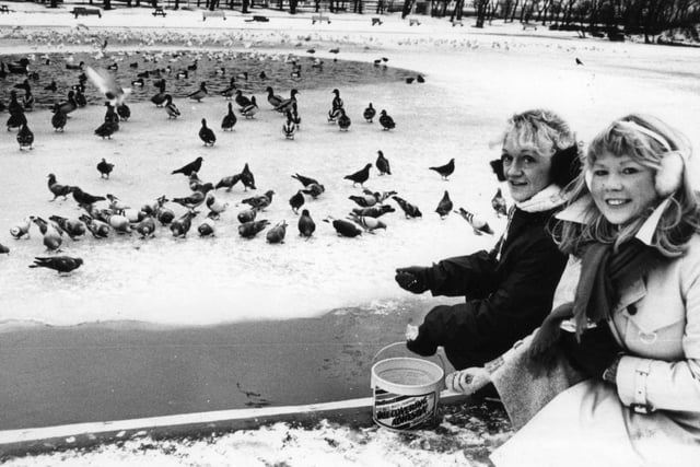 Linda Tuffield and Maria Harrison feed the birds on Marine Park Lane in 1987.