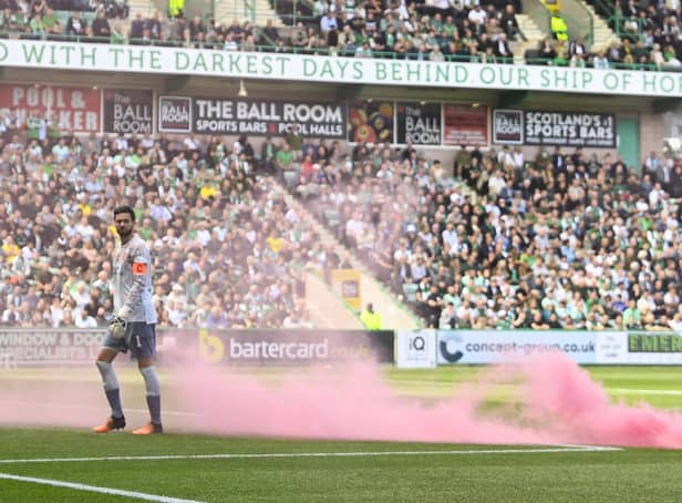 There was plenty of drama in the Edinburgh derby at Easter Road.  (Photo by Rob Casey / SNS Group)