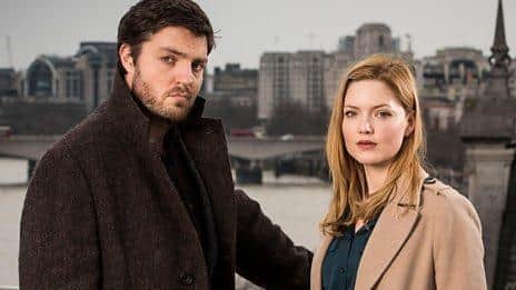 Cormoran Strike, an injured war veteran turned PI, investigates the truth surrounding a mysterious death