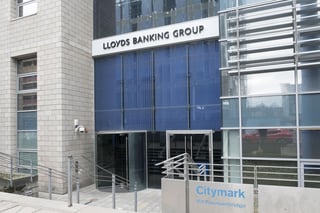 Reaksi Pemilik Bank of Scotland Lloyds melihat keuntungan  