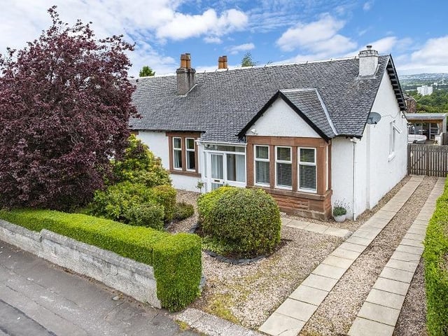Charming 1930s period bungalow which perfectly marries beautiful period detail, proportions and ceiling heights with smart neutral decorations and high-quality modern appointments. Offers over £245,000.