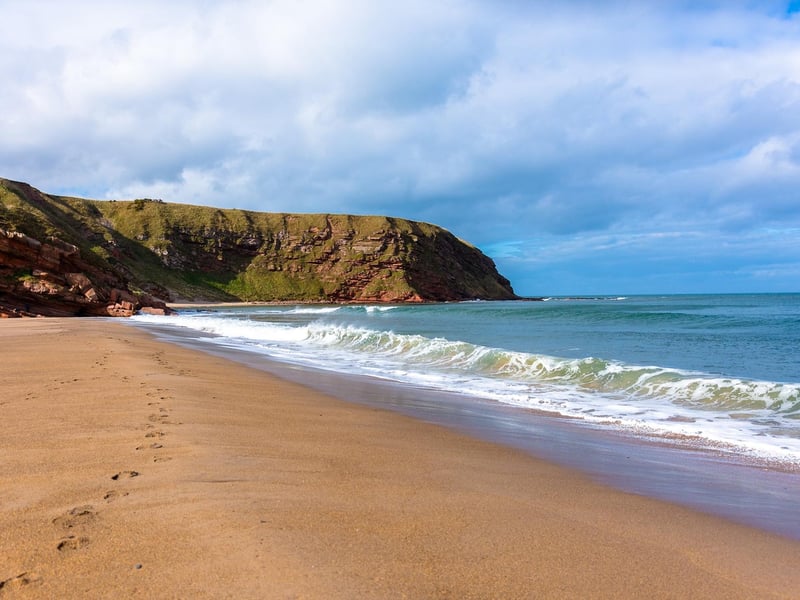Also found in the Scottish Borders, Pease Bay is a notable surfing holiday destination in Scotland and is ideally located with the Berwickshire coastline - only a short drive from Edinburgh and also within easy reach of North East England (3,600 searches)