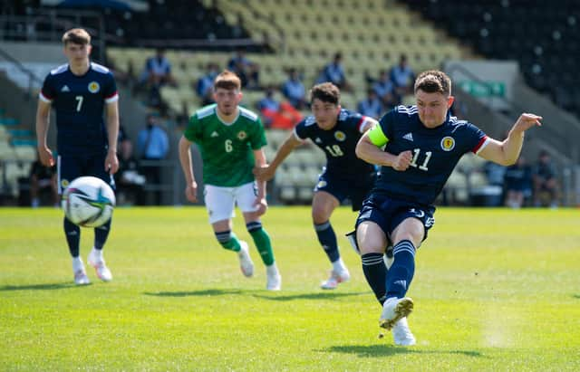 Glenn Middleton scores a penalty for Scotland U21s in the 2-1 defeat to Northern Ireland. (Photo by Craig Foy / SNS Group)