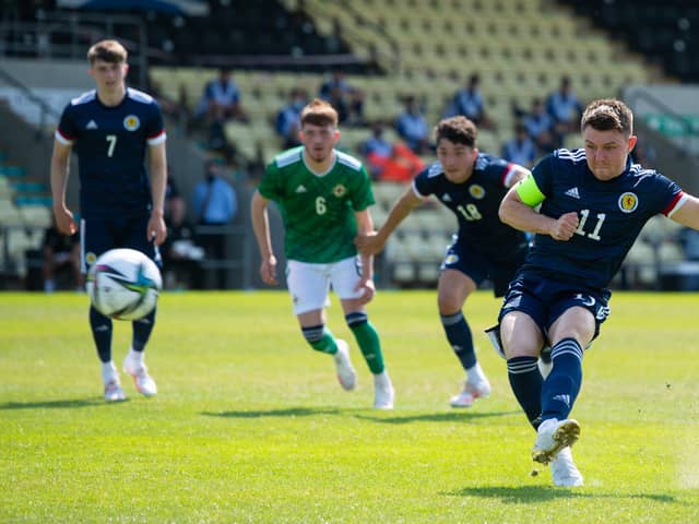 Glenn Middleton scores a penalty for Scotland U21s in the 2-1 defeat to Northern Ireland. (Photo by Craig Foy / SNS Group)