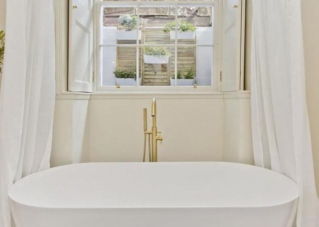 Family bathroom.