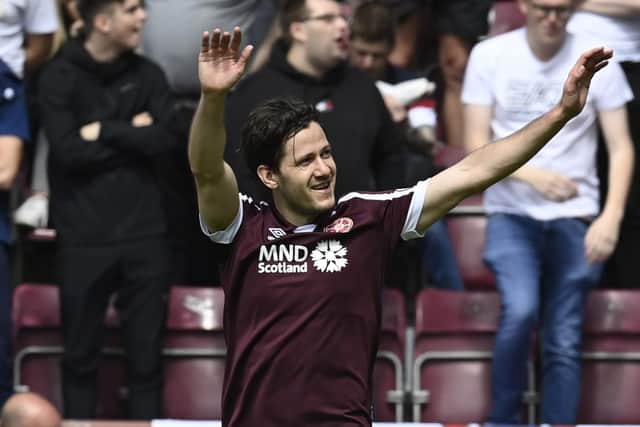 Peter Haring has signed a new contract with Hearts.