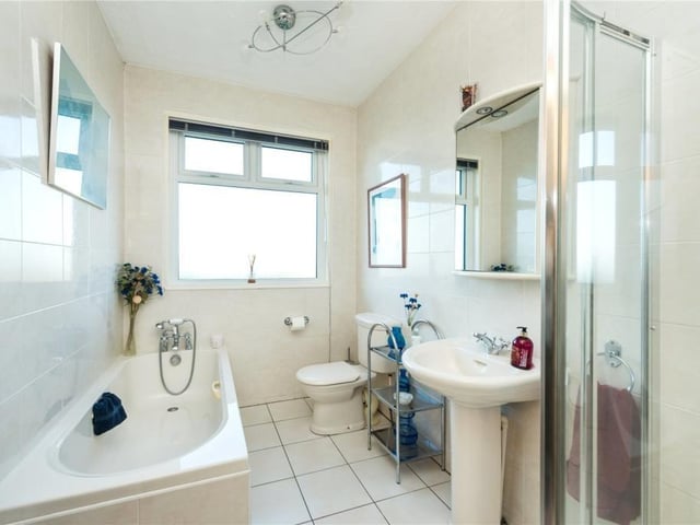 Ground floor bathroom.