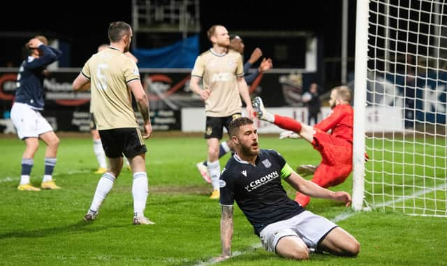 Dundee's Ryan Sweeney looks dejected after blazing the ball over the bar during the 0-0 draw with Cove Rangers.  (Photo by Mark Scates / SNS Group)