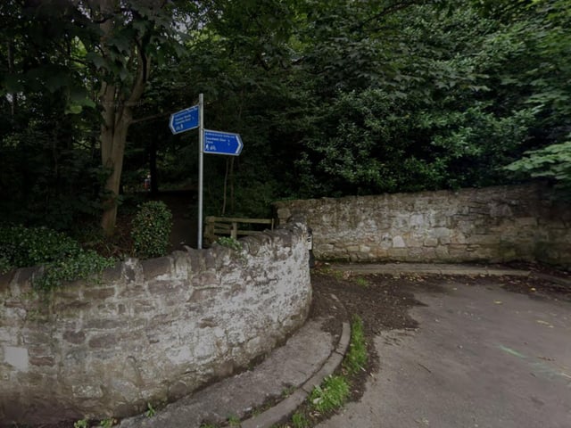 Part of Burdiehouse Burn Valley Park, Moredun Wood is a city oasis surrounded by a high wall that serves to keep traffic noise out and wildlife safe. These are two main entrances - one on the corner of Ellen's Glen Road and Gilmerton Road, and the other beside the Morrisons supermarket.