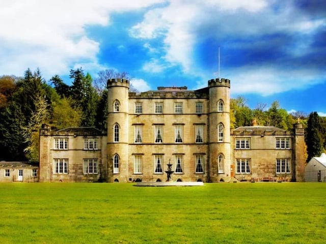 Formerly Mary Queen of Scots’ residence, this castle is close to Edinburgh. Enjoy a seasonal dinner in the castle restaurant.