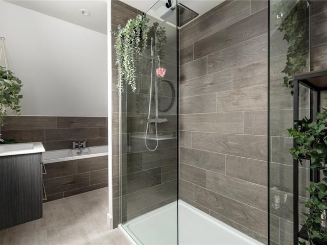 Bedroom 4 en-suite.