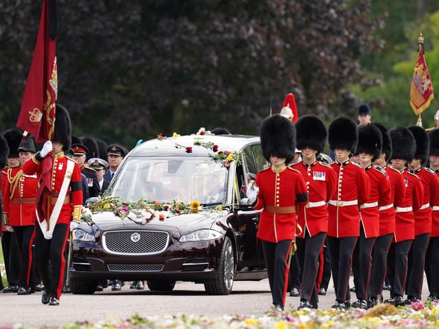 The Ceremonial Procession of the coffin of Queen Elizabeth II arrives at Windsor Castle for the Committal Service at St George's Chapel. Picture date: Monday September 19, 2022.