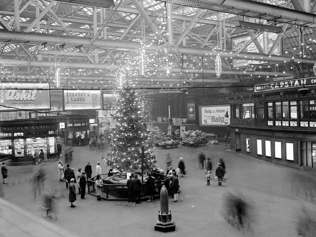 The Christmas tree in Central Station in Glasgow, December 1965.