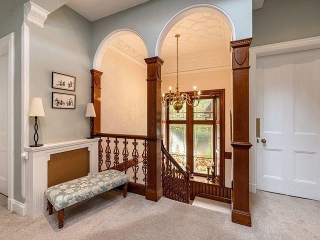 First floor galleried landing.