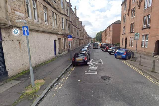 The robbery happened on a footpath near Linden Street, Glasgow at around 10.20am on Friday.
