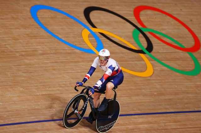 Matthew Walls celebrates winning gold in the Men's Omnium