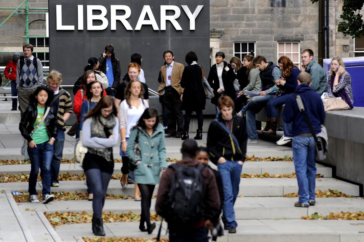Readers' letters: Use AI to radically reformulate the university model