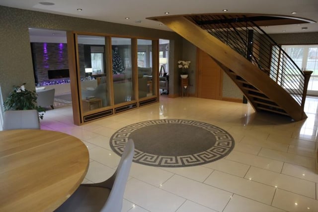 Reception hall / dining area.
